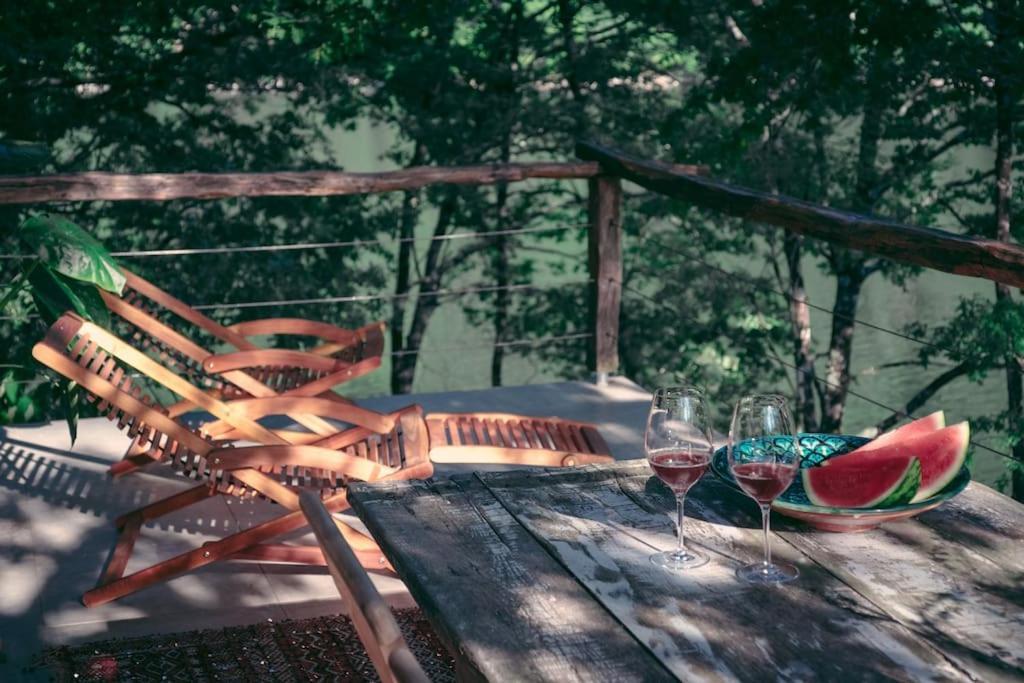 Lake House I // Alauzet Ecolodge + Nature Spa Castelnau-de-Mandailles Εξωτερικό φωτογραφία
